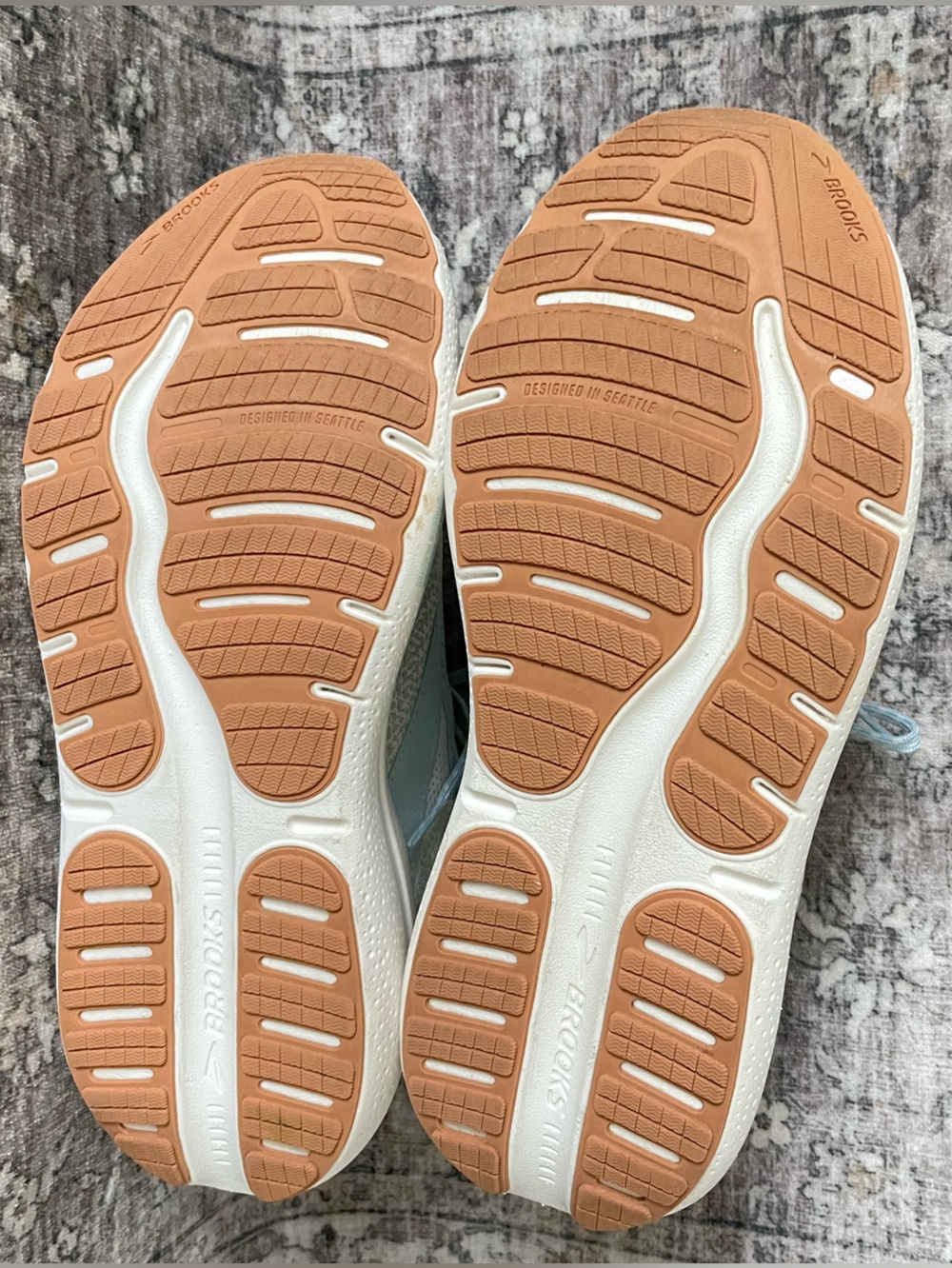 Brooks Ghost Max 2 Running Shoes Cream Size 11 Women - Picture 7 of 10